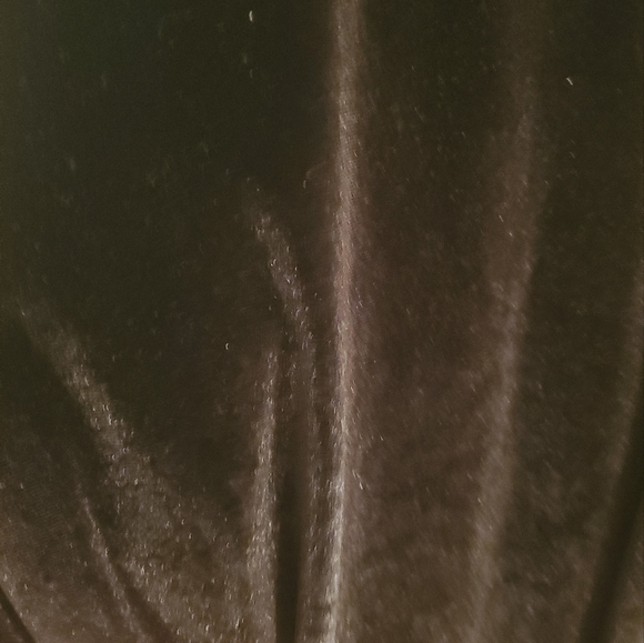 Velvet ruffled dress - Picture 6 of 10